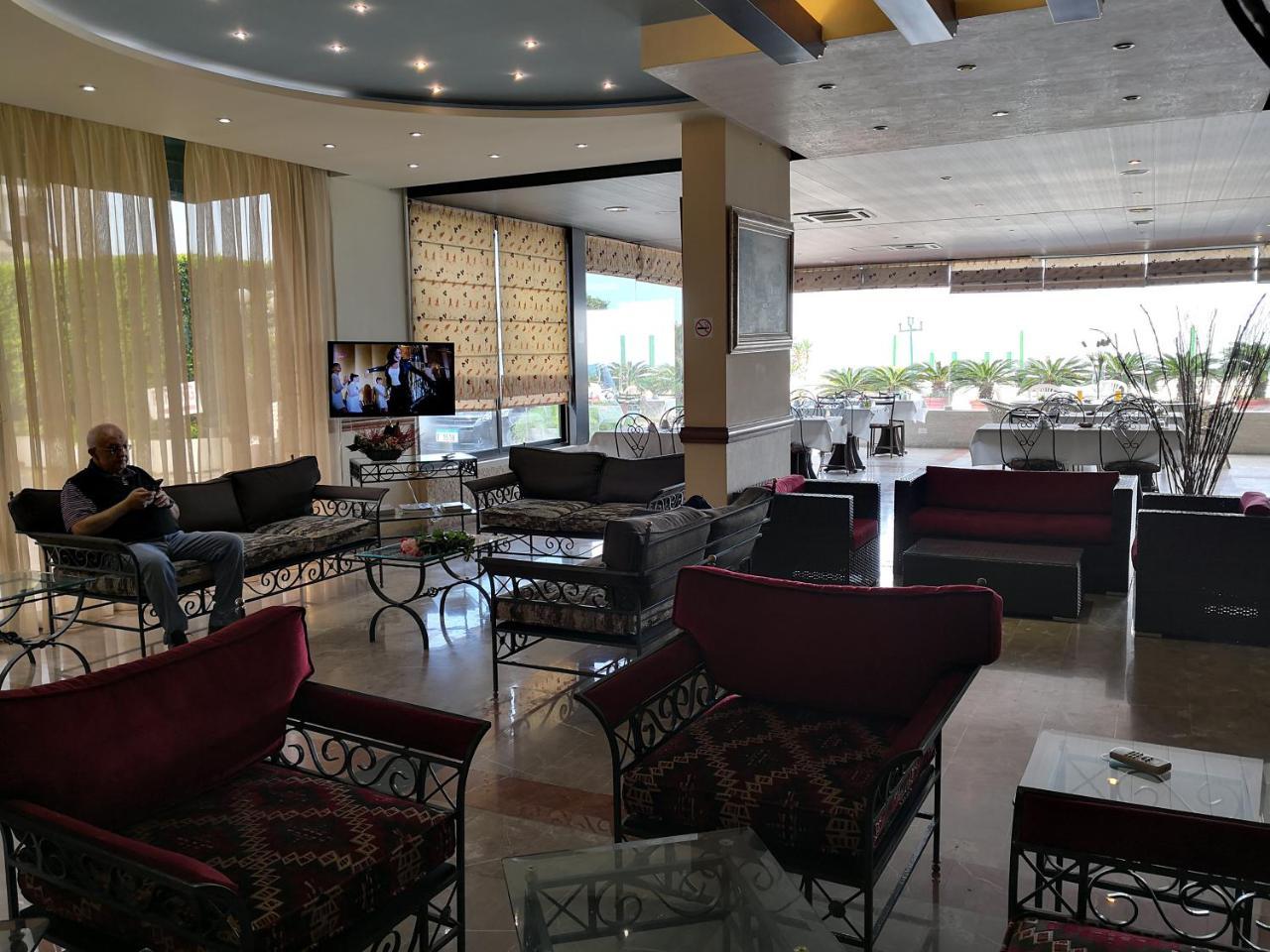 Holiday Suites Hotel & Beach Resort Jounieh Luaran gambar