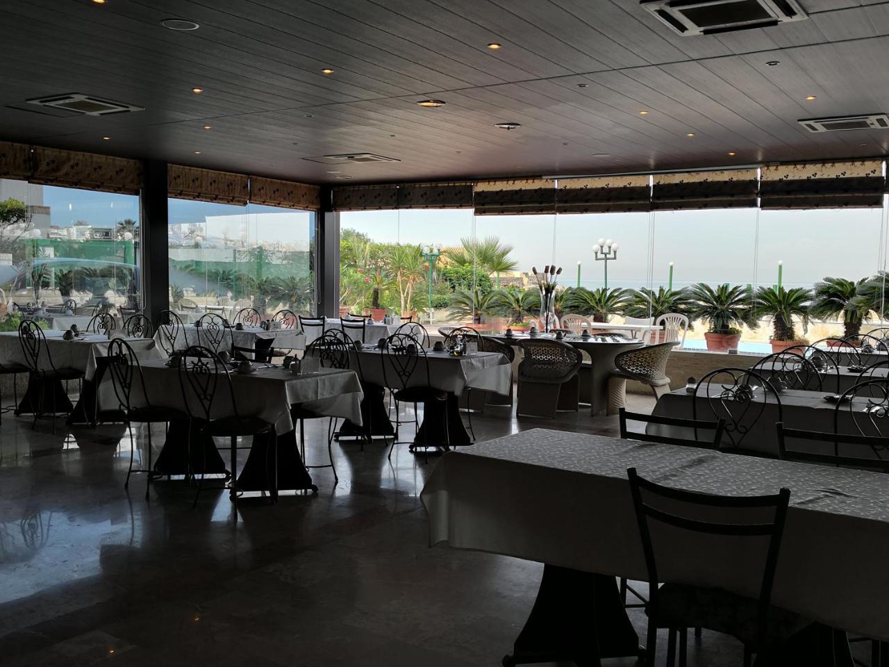 Holiday Suites Hotel & Beach Resort Jounieh Luaran gambar